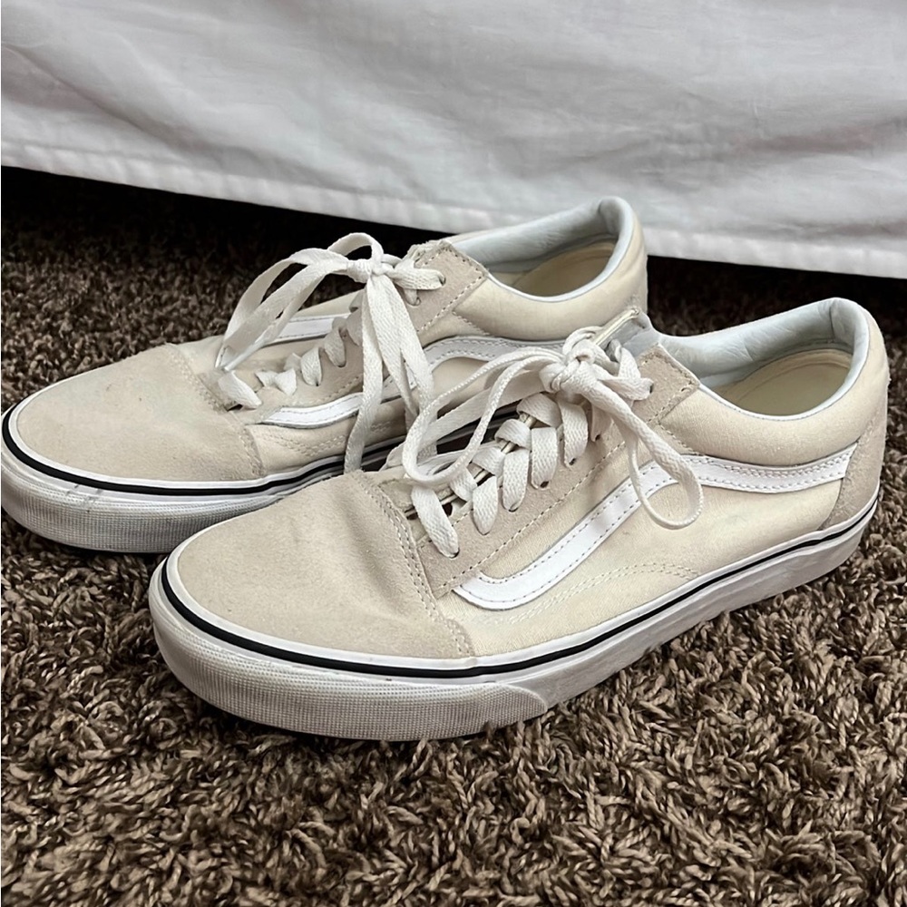 Vans Old Skool Sneakers in Cream